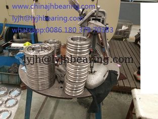 Cina Menawarkan mesin Robot yang digunakan untuk RU 178G Crossed cylindrical roller bearing 115x240x28mm stock pemasok